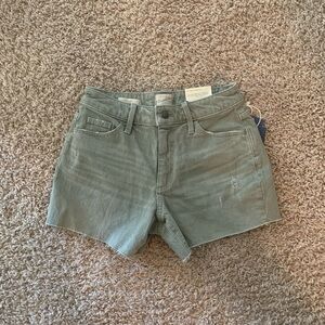 DUSTY OLIVE VINTAGE MIDI SHORTS